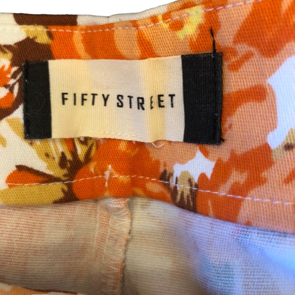 Fifty Street Orange & Yellow Floral Shorts size Medium New - Picture 5 of 5